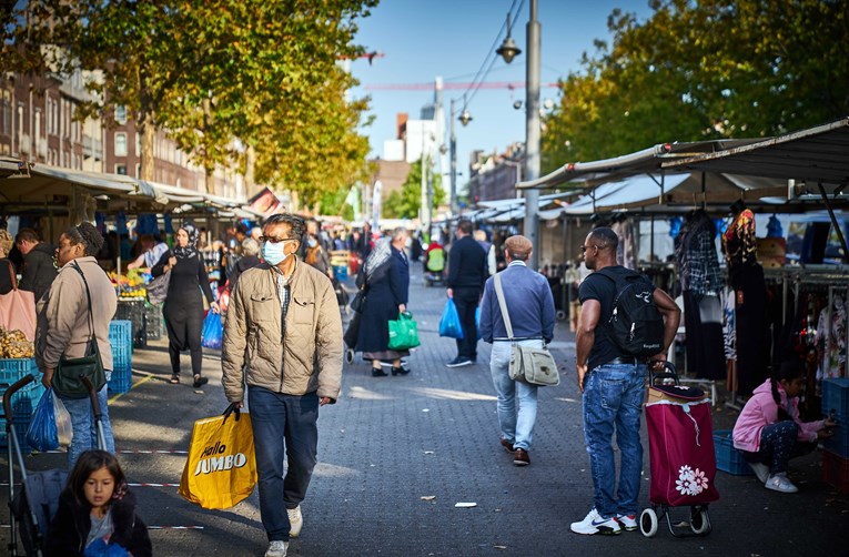 Nizozemski premijer upozorio na rast novozaraženih: Brojke stvarno izgledaju strašno