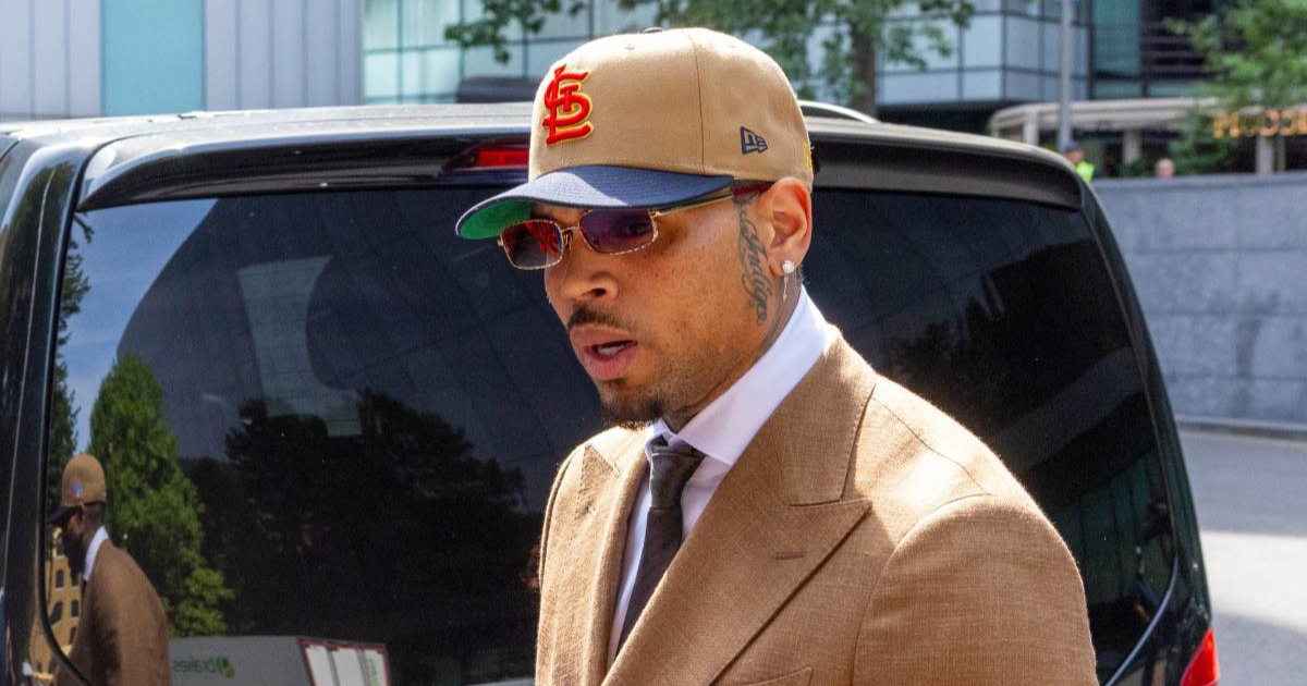 Chris Brown priznao krivnju za tučnjavu u klubu, ranije tvrdio da nije kriv