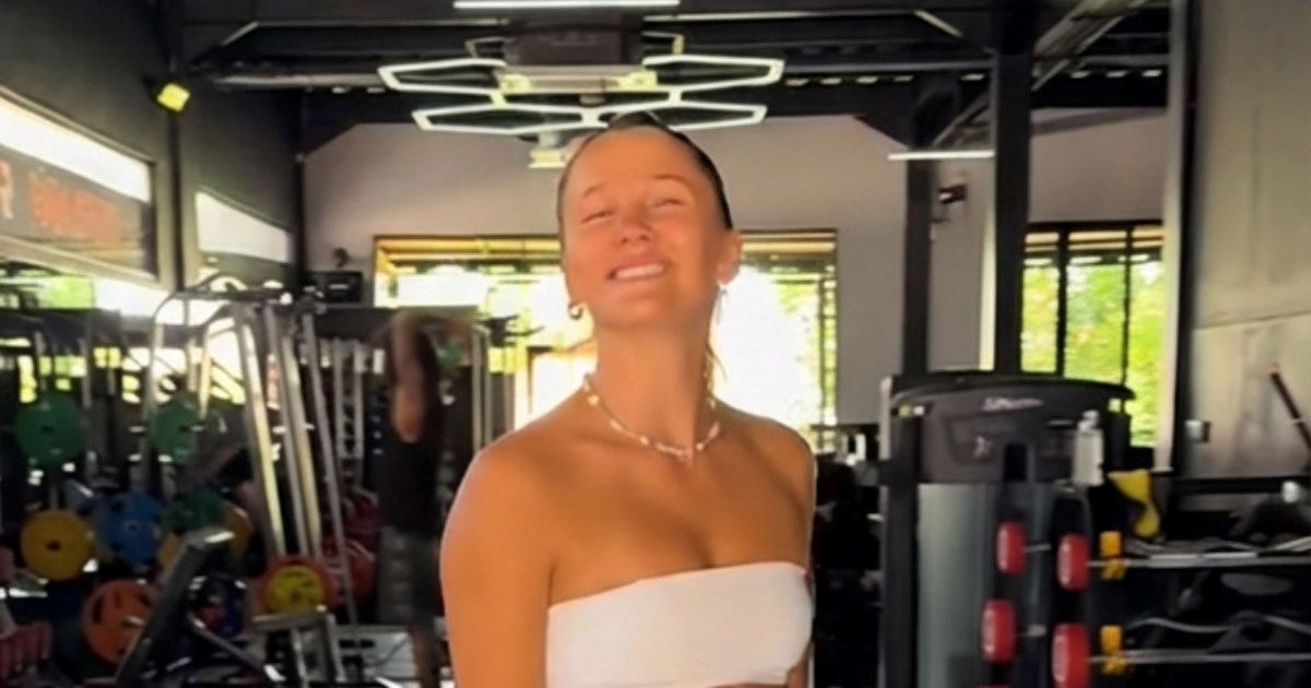 Vježbala u topu s efektom gole kože pa se požalila: "Internet me razapeo"