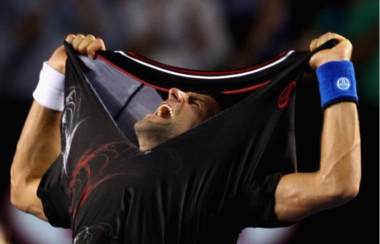 Švicarski list: Novak Đoković je veliki tenisač kojeg vole samo Srbi