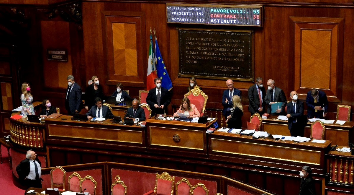 Raspušten talijanski parlament, raspisuju se prijevremeni izbori