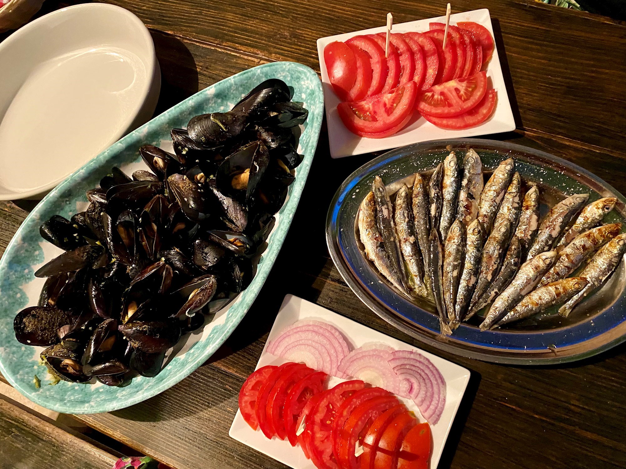 Ova konoba u Pakoštanima nudi dva jela, ne prima rezervacije i nema pribor za jelo