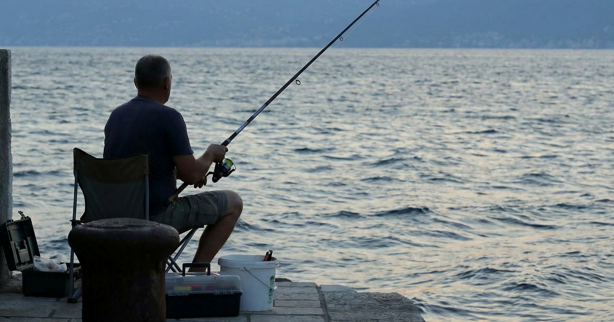 U riječkoj luci lovio ribu bez dozvole. Policija mu našla i kokain
