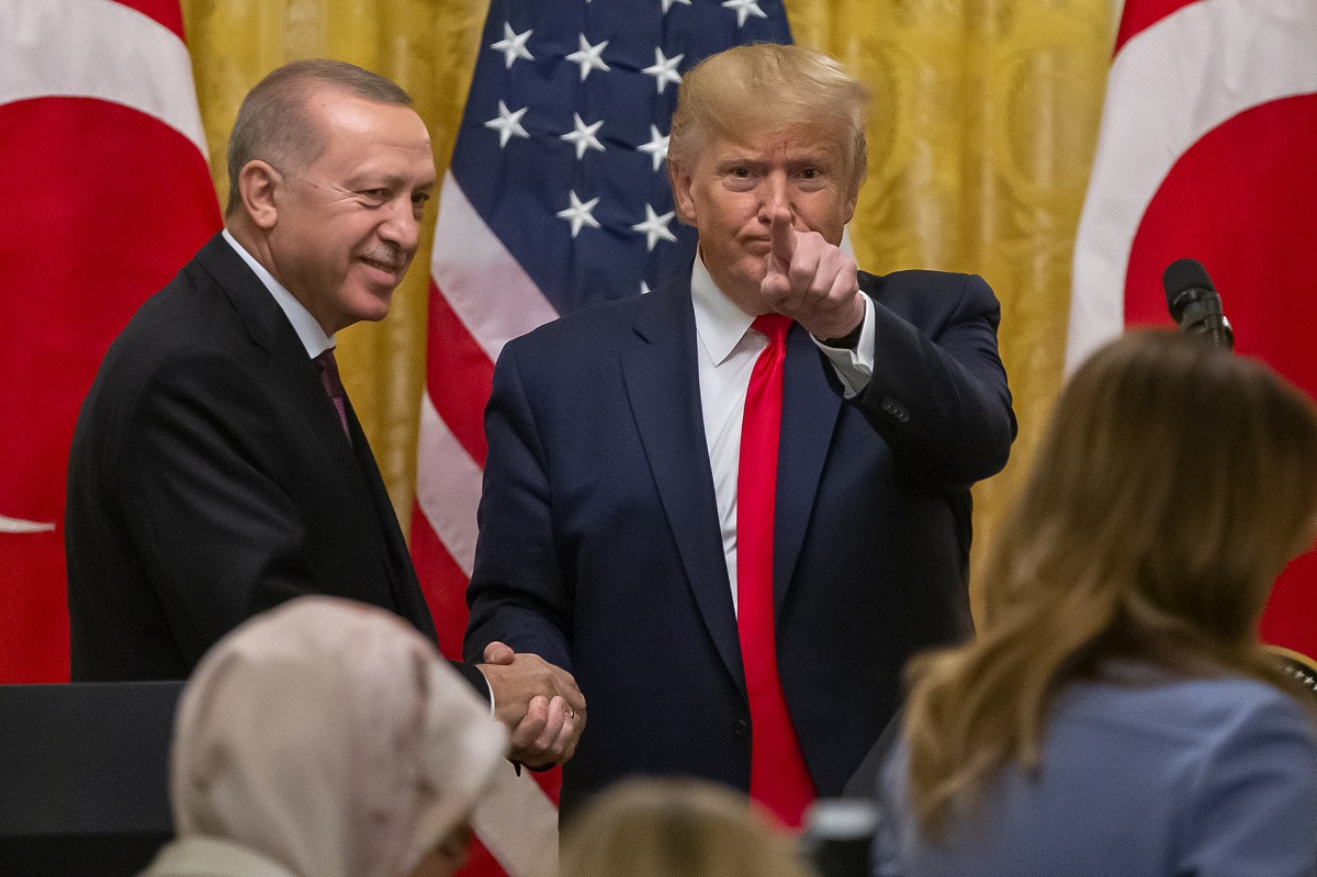 Trump rekao Erdoganu da strani čimbenici kompliciraju situaciju u Libiji