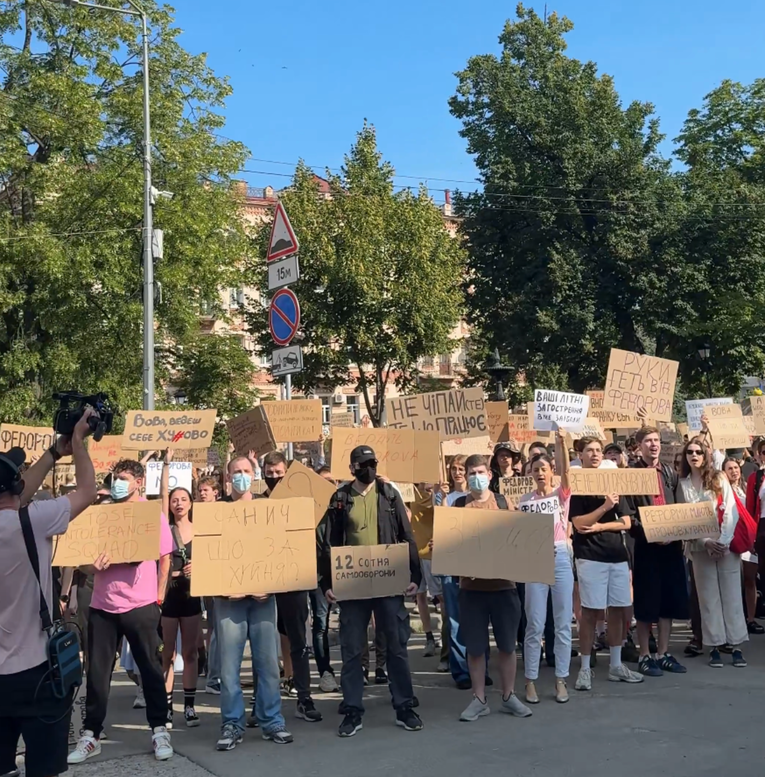 Zelenski naprasno smijenio ministra obrane, Ukrajinci mu stigli pred ured: "Sramota!"