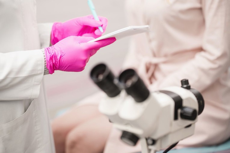 Vlada: Medicinski pomognuta oplodnja je liječenje bolesti, ne reproduktivno pravo