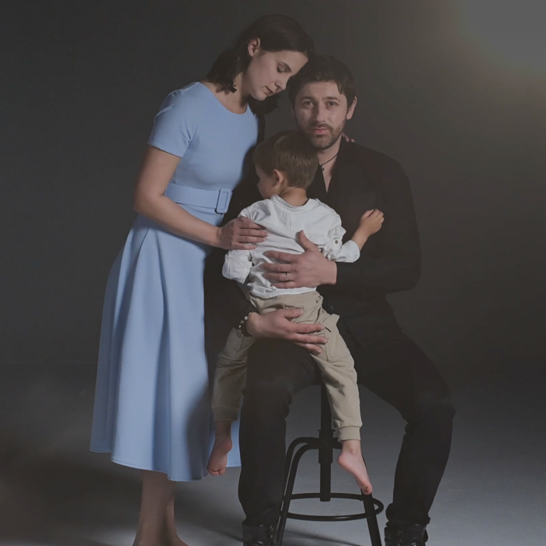 VIDEO Domaći pjevač sa suprugom i sinom snimio spot za novu pjesmu