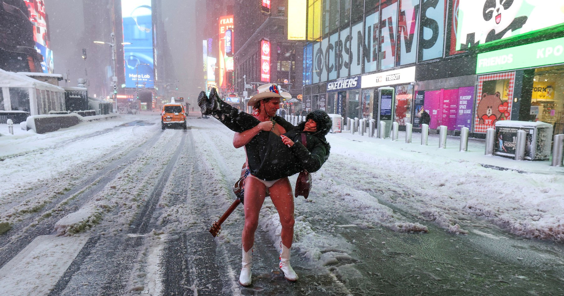 FOTO New York je zameo snijeg