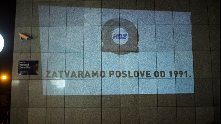 Juričan projektorom na zgradi Inspektorata: HDZ - Zatvaramo poslove od 1991.