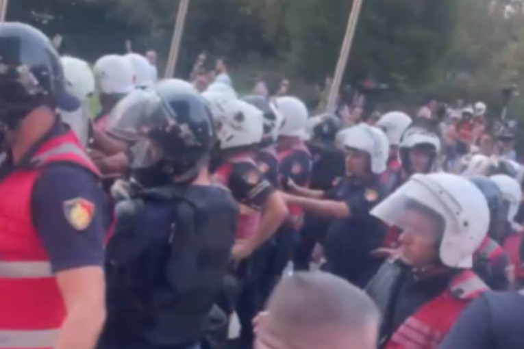 VIDEO Novi neredi u Albaniji zbog projekta Trumpova zeta, više ljudi privedeno