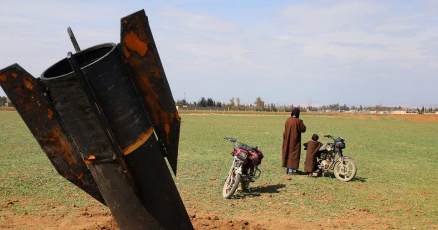 FOTO Na polje u Siriji pao iranski projektil. Objavljene fotografije