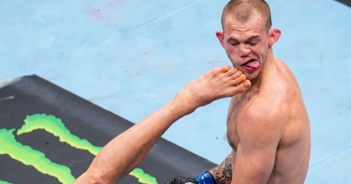 VIDEO Viralni headkick. Mahačev raznio Garryja