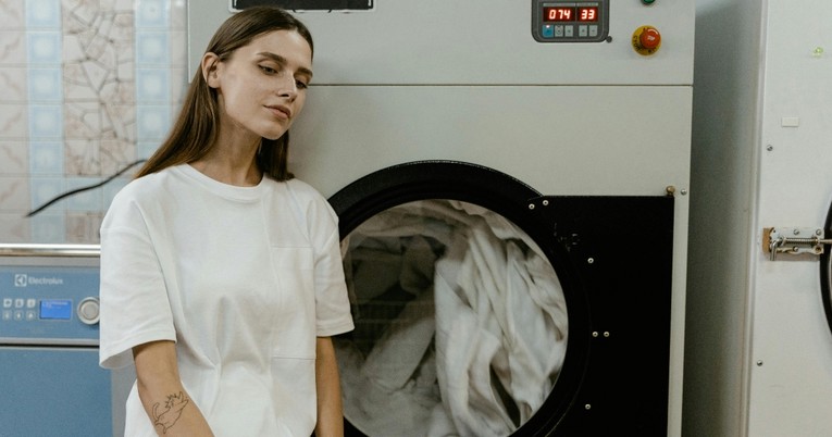 Dermatolog: Nemojte koristiti ovu stvar kad stavljate rublje u sušilicu