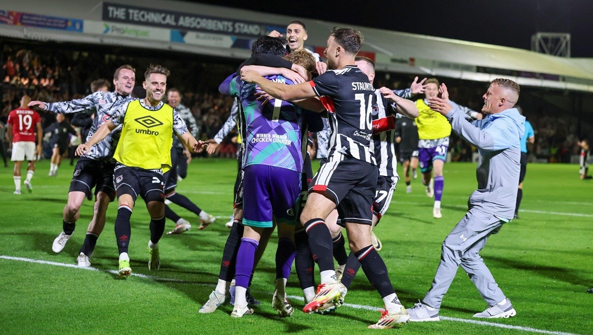 Grimsby kažnjen zbog igrača bez prava nastupa u povijesnoj pobjedi protiv Uniteda