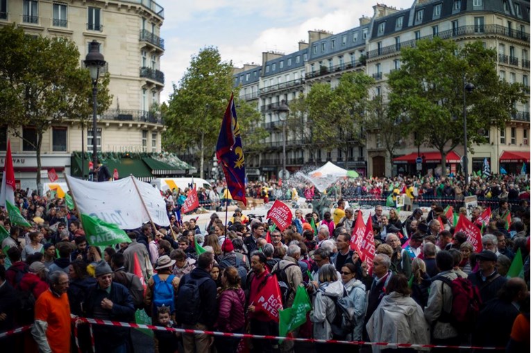 Ogroman prosvjed u Parizu, ne žele da žene bez muža idu na umjetnu oplodnju
