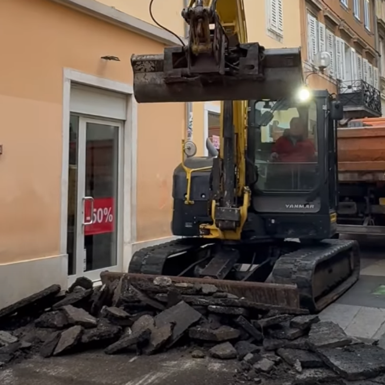 U Puli uređuju najfrekventniju pješačku ulicu. Grbin: Izgleda kao pravo ruglo