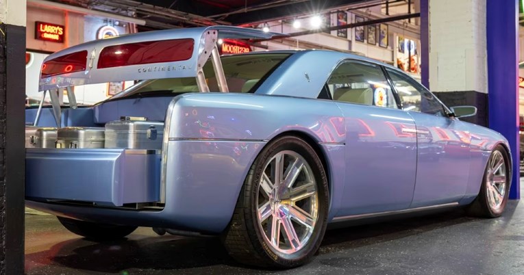 Na aukciju stigao najluđi Lincoln milenija s dušom Aston Martina