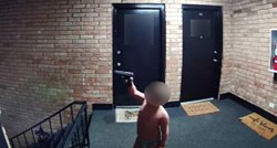 VIDEO Dječak u pelenama se pred stanom u SAD-u igra s napunjenim pištoljem