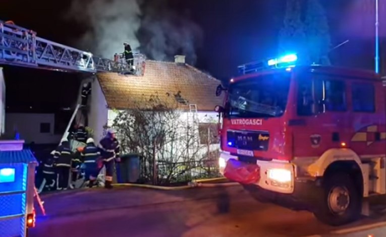 U Krapini izbio požar u obiteljskoj kući, jedna osoba u bolnici
