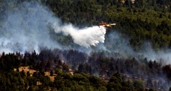 Više od tisuću ljudi bori se s požarom na jugu Francuske