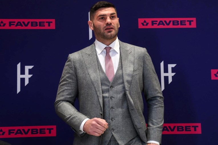 Englezi: Hrgović uskoro ulazi u ring. Boksat će protiv britanskog "Bijelog nosoroga"