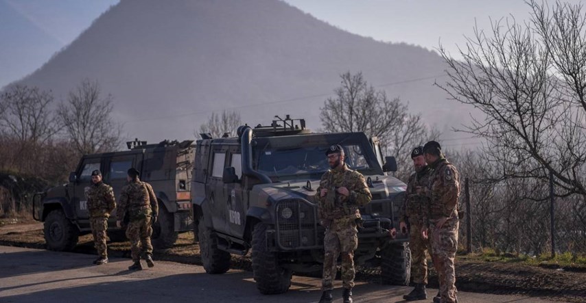 Napeto na granici Srbije i Kosova, britanski vojnici patroliraju