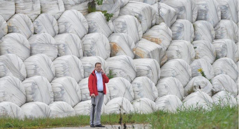 Varaždinski župan: Nadam se da bale u Brezju neće trunuti još jedno desetljeće