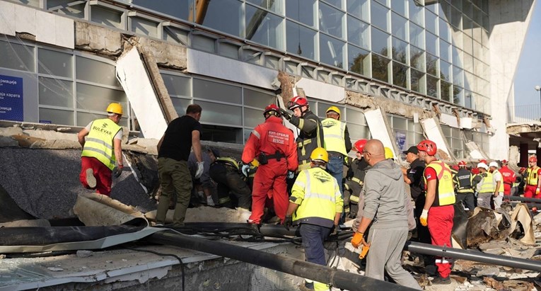 Umrla još jedna žrtva pada nadstrešnice u Novom Sadu