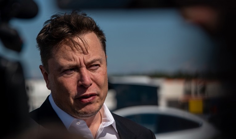 Musk prozvao Biebera i Taylor Swift jer ne tvitaju: "Umire li Twitter?"