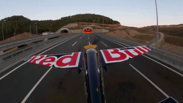 Nevjerojatna snimka: Avionom letio kroz dva tunela 245km/h i srušio svjetski rekord