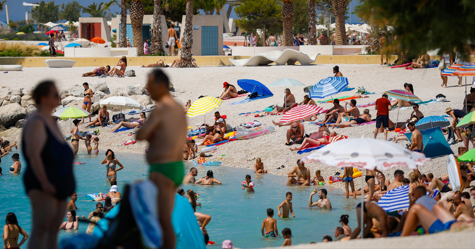 FOTO Splićani i turisti spas od vrućine potražili na plažama