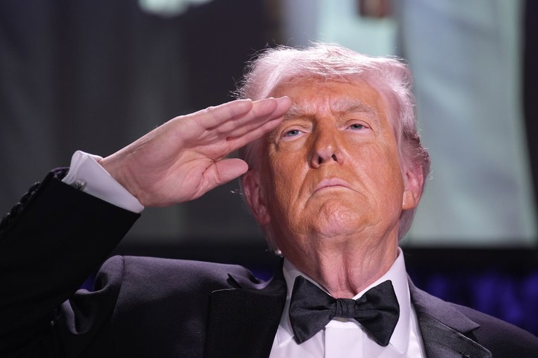 Ne želi se povući niti nastaviti bombardirati. WSJ objavio Trumpov plan za Iran