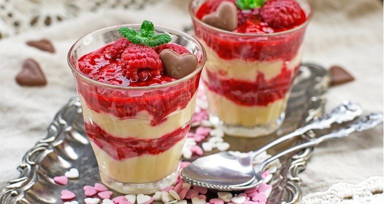 10 recepata za kremaste deserte u čaši koji će razveseliti sve hejtere biskvita
