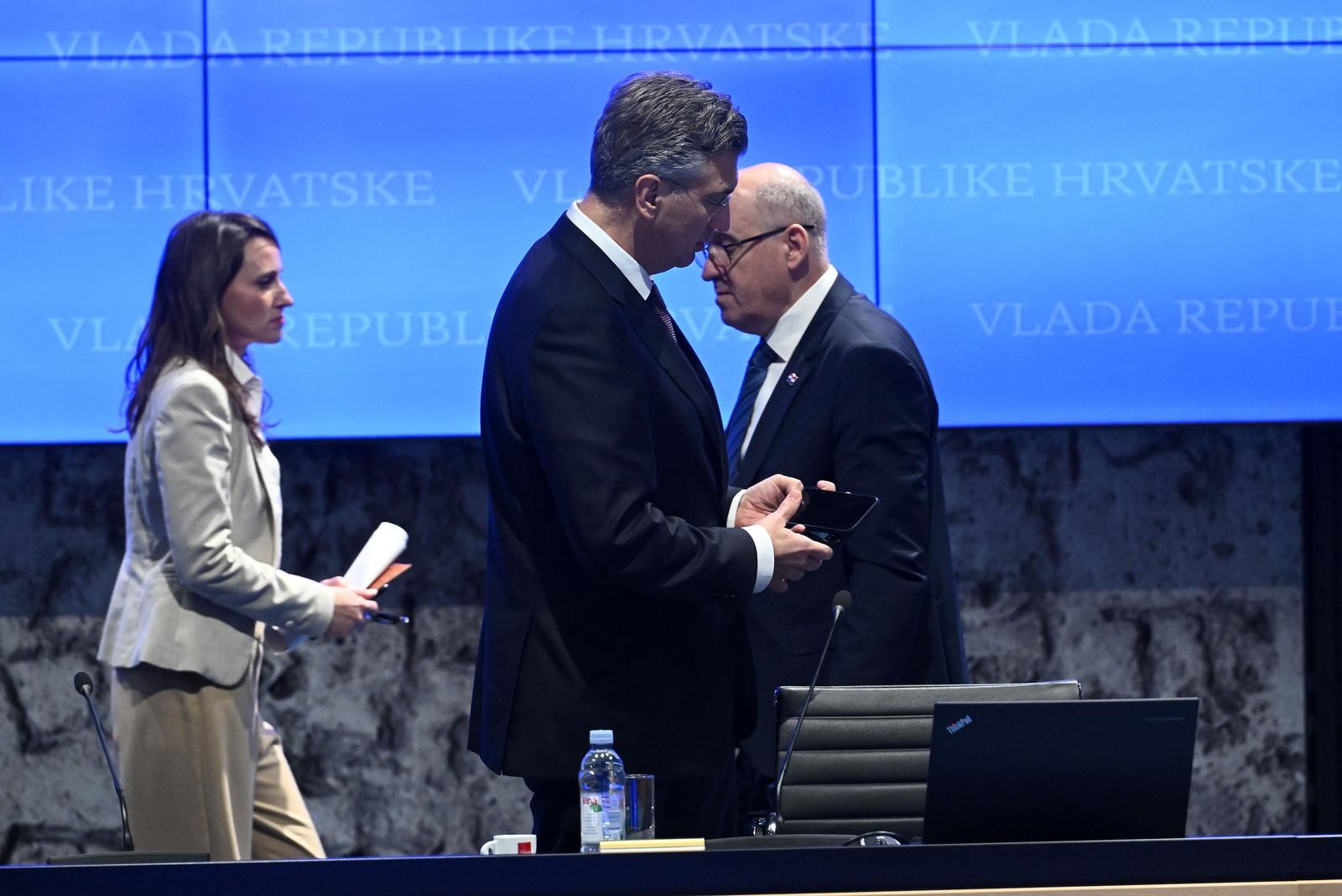 Vlada i sindikati državnih službi dogovorili povećanje osnovice