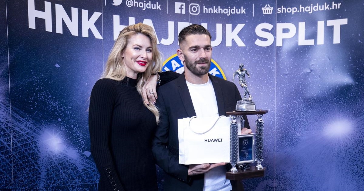 Marko Livaja objavio rijetku fotku s obitelji i oduševio pratitelje: "Prelijepi ste"