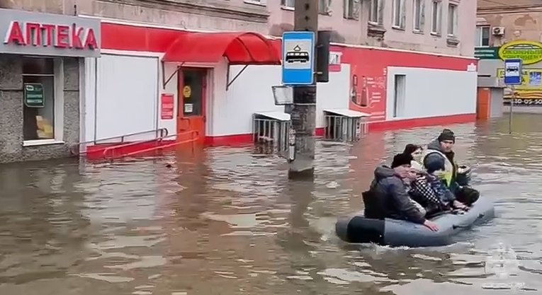 Rekordne poplave na Uralu, oglasile se sirene. Rusija: Kriv je Kazahstan