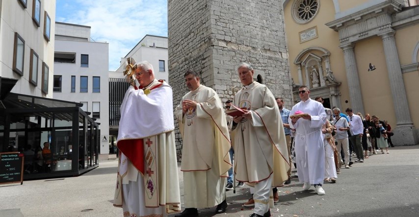 Nadbiskup Uzinić: Mi kršćani kao da smo postali jedna od najnetolerantnijih skupina