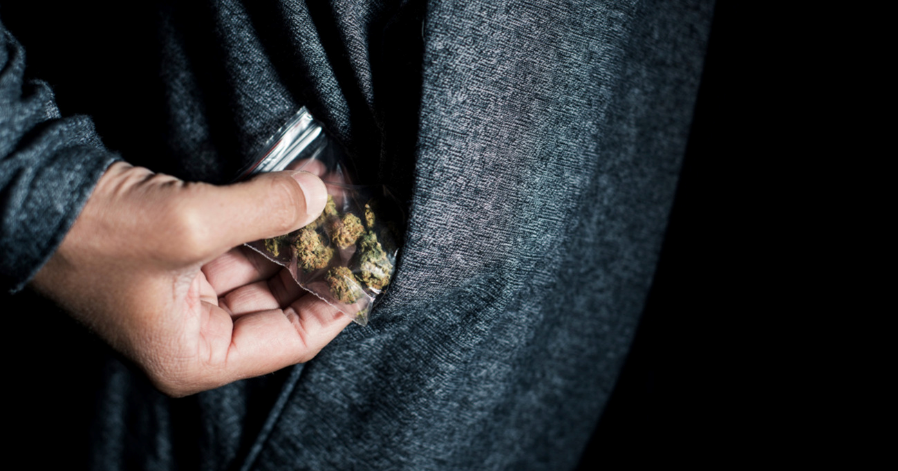 Mladić u Velikoj Gorici mjesecima prodavao drogu na školskom igralištu