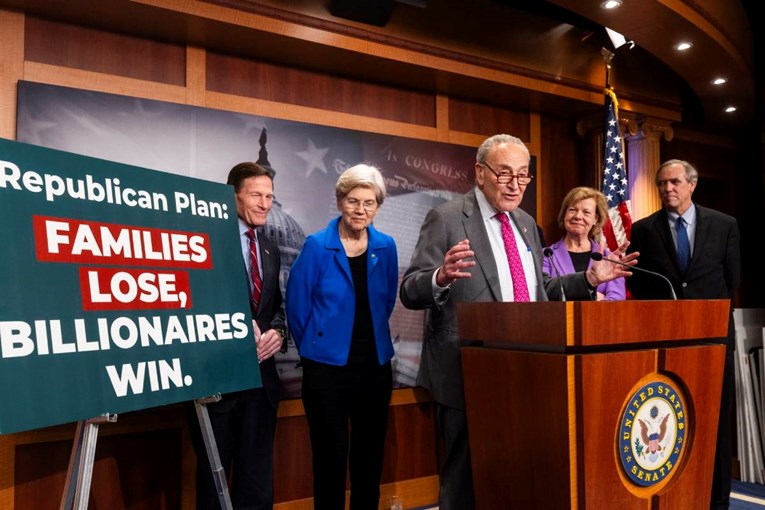 Američka ekonomija pala prvi put u tri godine. Senat odbio poništiti Trumpove carine