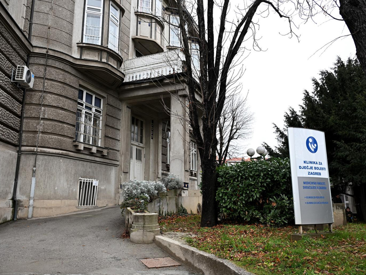 Dječak koji je stradao od strujnog udara stabilno, na intenzivnoj je