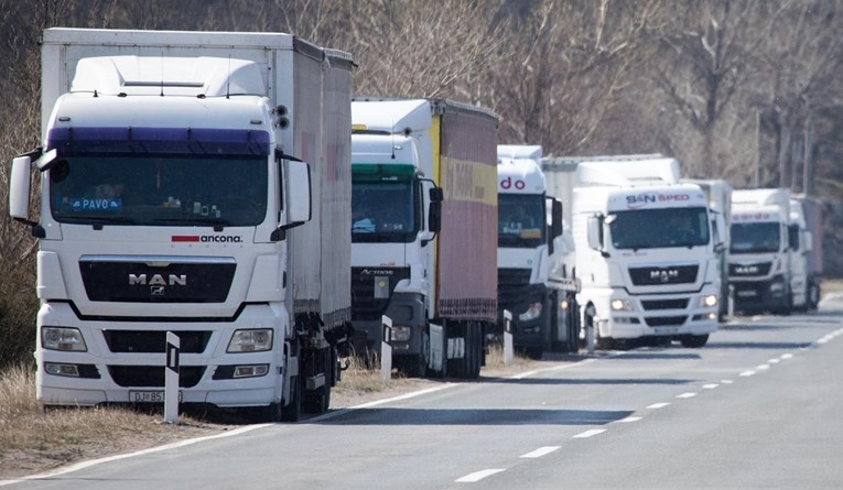 Važna promjena za vozače kamiona i autobusa u Sloveniji, evo kolike su kazne
