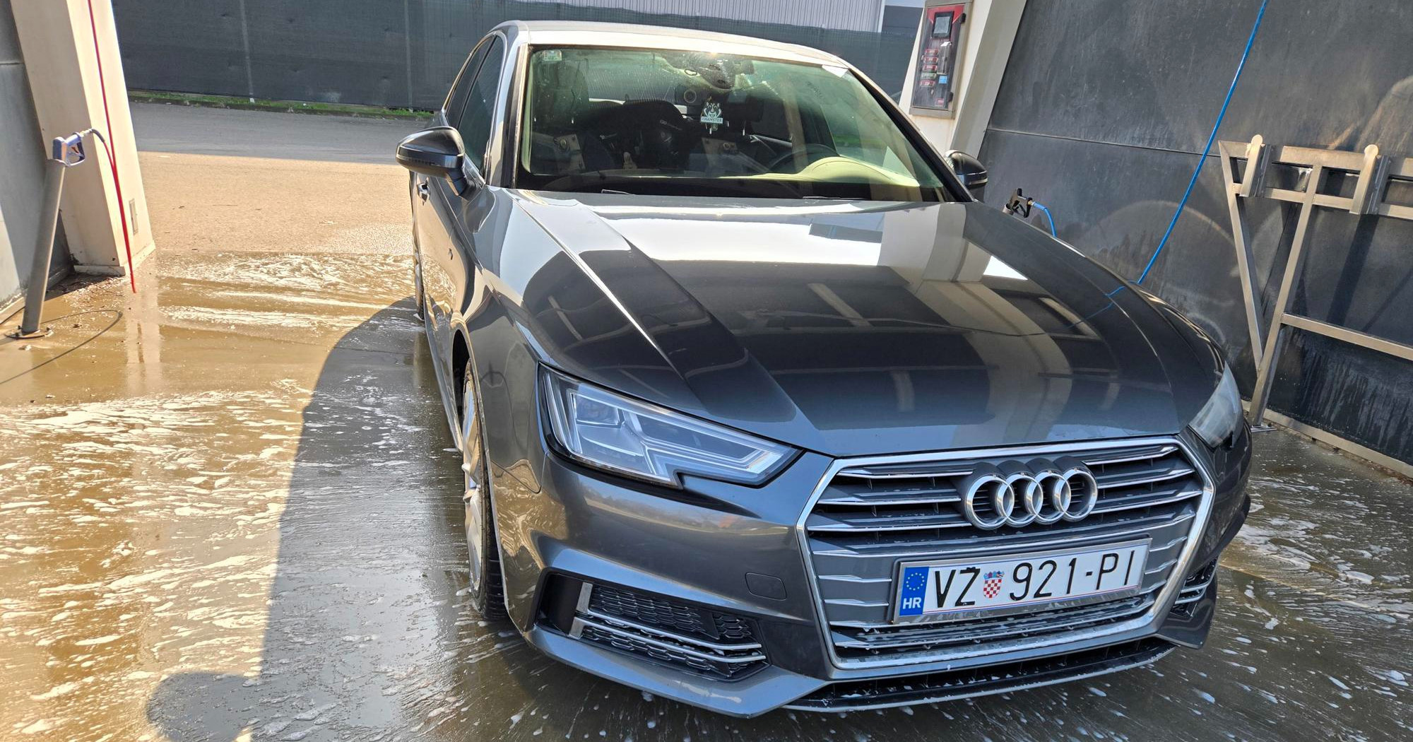 Najbolji auto oglasi: Audi A4 s S-line paketom i velikim servisom