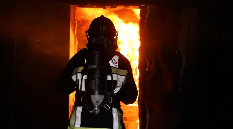 Požar obiteljske kuće u Zagorju: Jedna osoba potpuno izgorjela, druga ozlijeđena