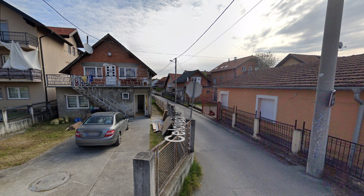 Opljačkan dostavljač u zagrebačkoj Dubravi, prijetili mu pištoljem. Oteli hranu i novac