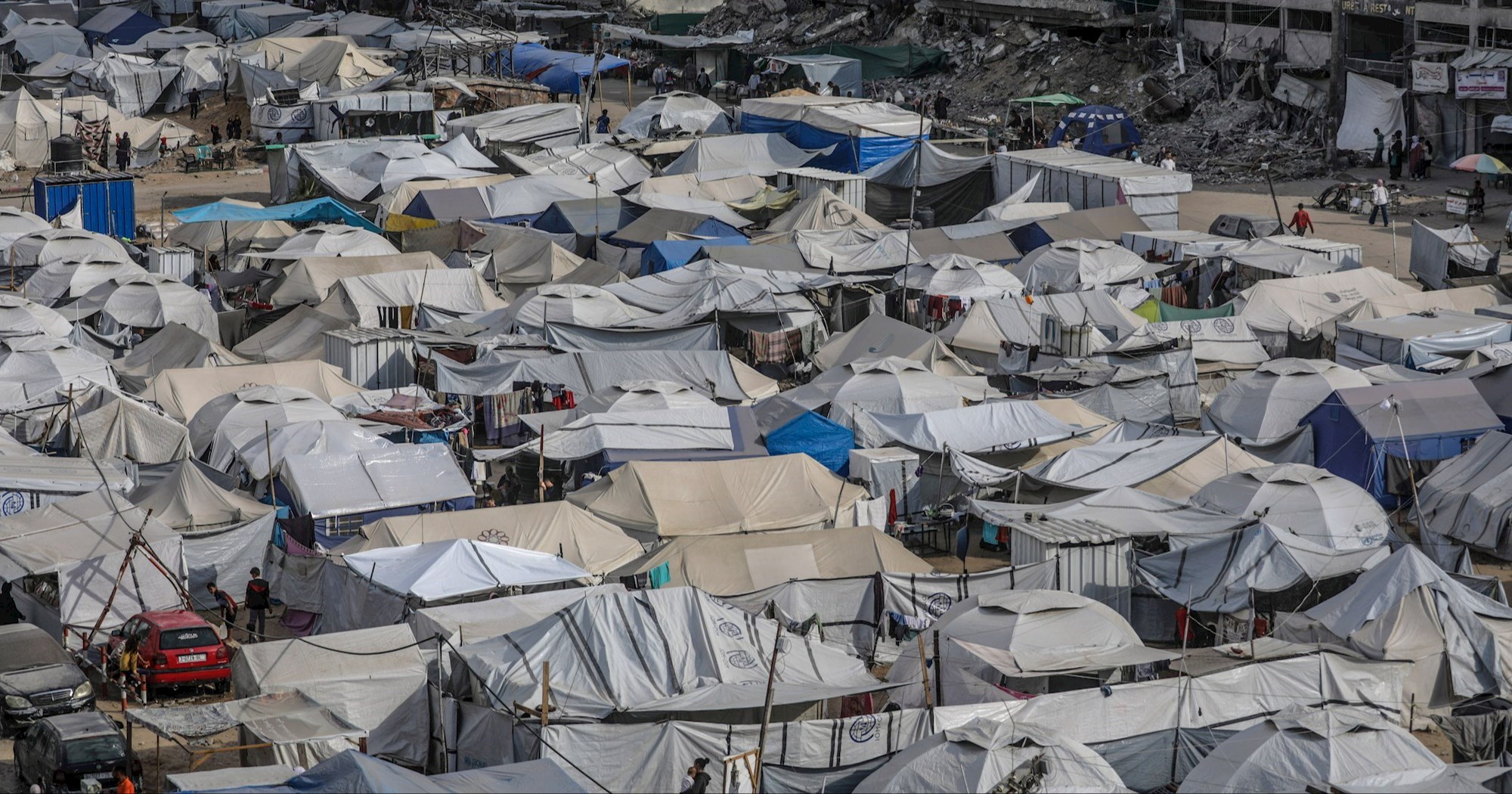Palestinci: Izrael granatirao šatore u Gazi, poginulo 16 ljudi