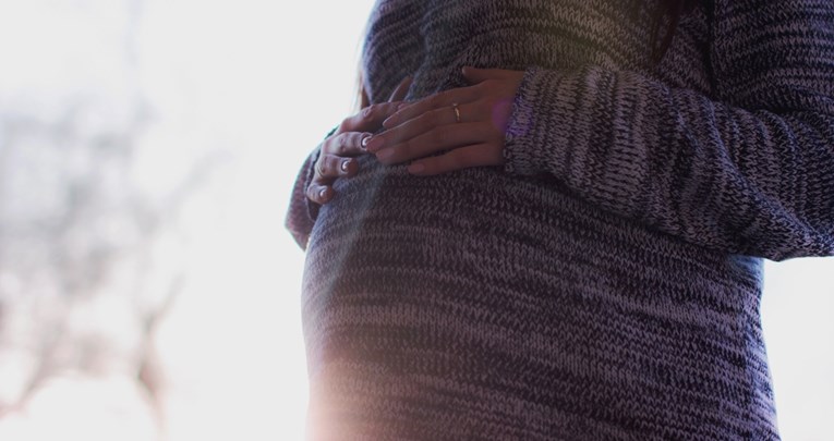 Može li obolijevanje od koronavirusa u trudnoći naštetiti vašem nerođenom djetetu?