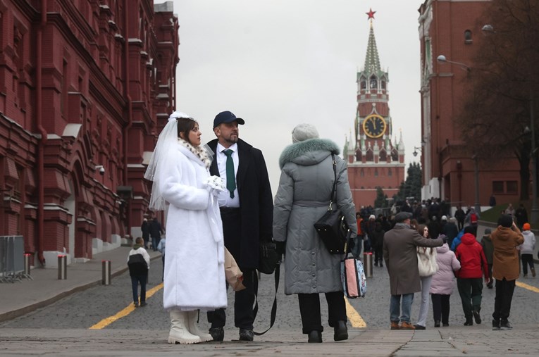 Stanovnici Moskve umorni od rata. "Novogodišnja želja je mir"