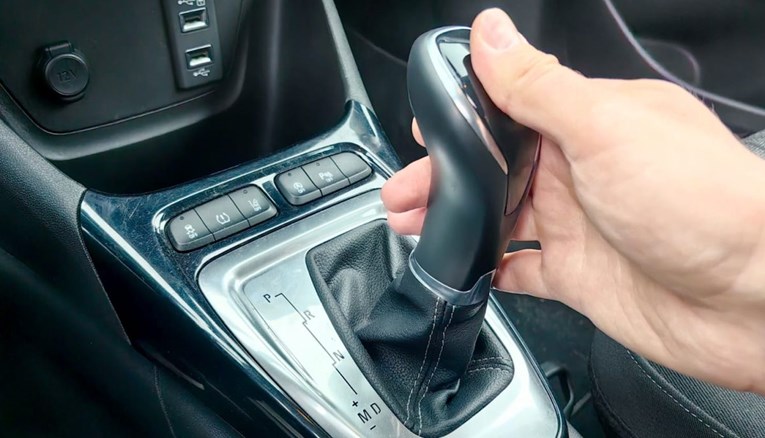 Automatski mjenjač kupcima je postao prva opcija. Jednostavno nudi više komocije