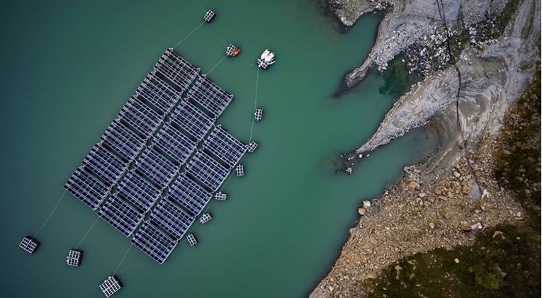 Portugal dovršava najveću plutajuću solarnu elektranu u Europi, ogromna je