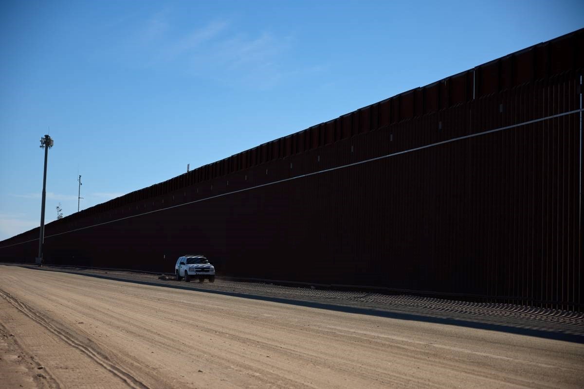 Trump zbog migranata želi aktivirati rijetko korišten zakon iz 1807.